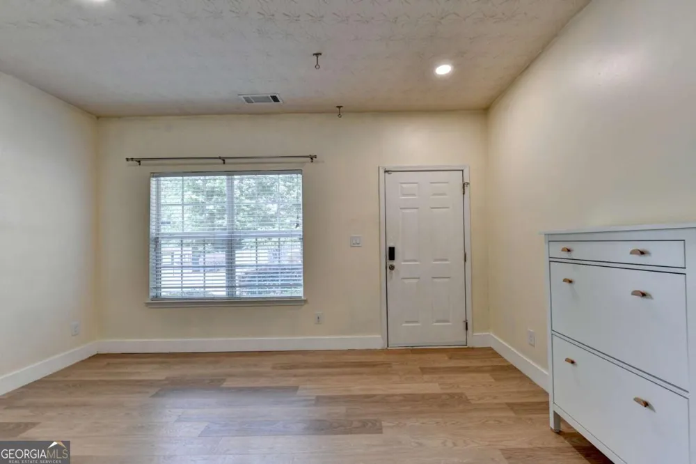 486 Berckman DR NW Lilburn, GA 30047