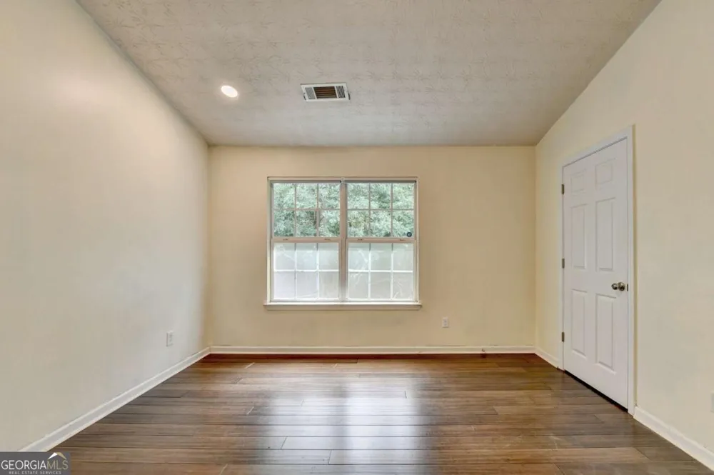 486 Berckman DR NW Lilburn, GA 30047