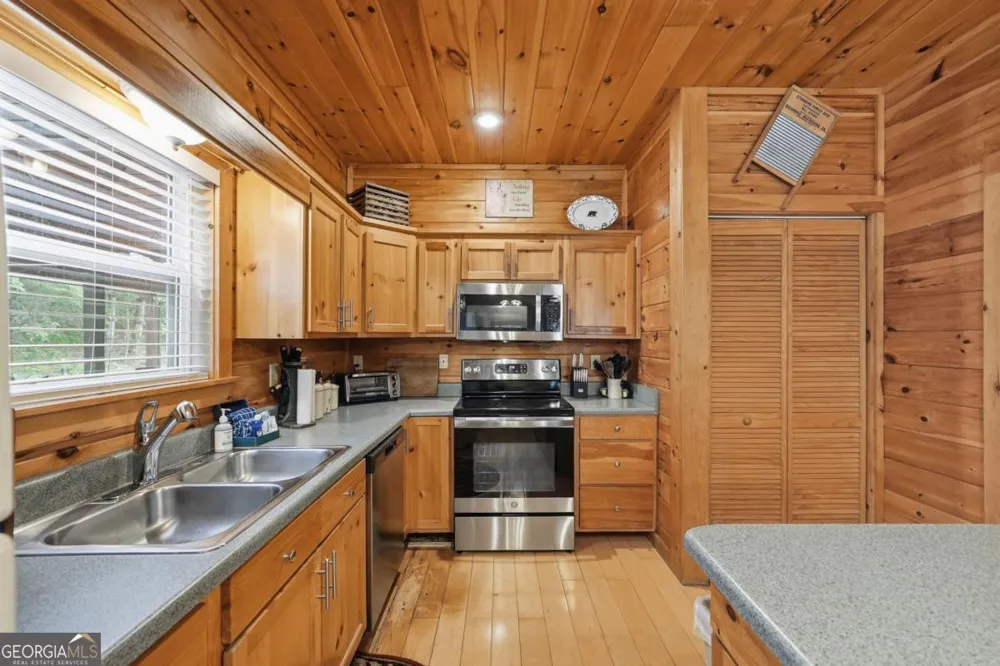 76 River Forest PL Suches, GA 30572