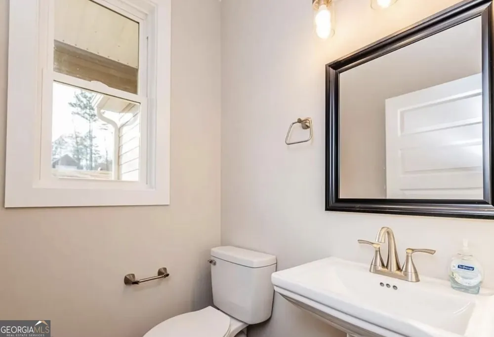 75 Creekside CT Forsyth, GA 31029