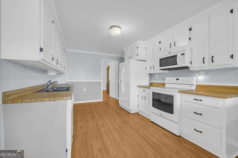 303 Oak Way DR Eastanollee, GA 30538