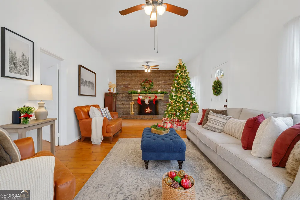 303 Oak Way DR Eastanollee, GA 30538