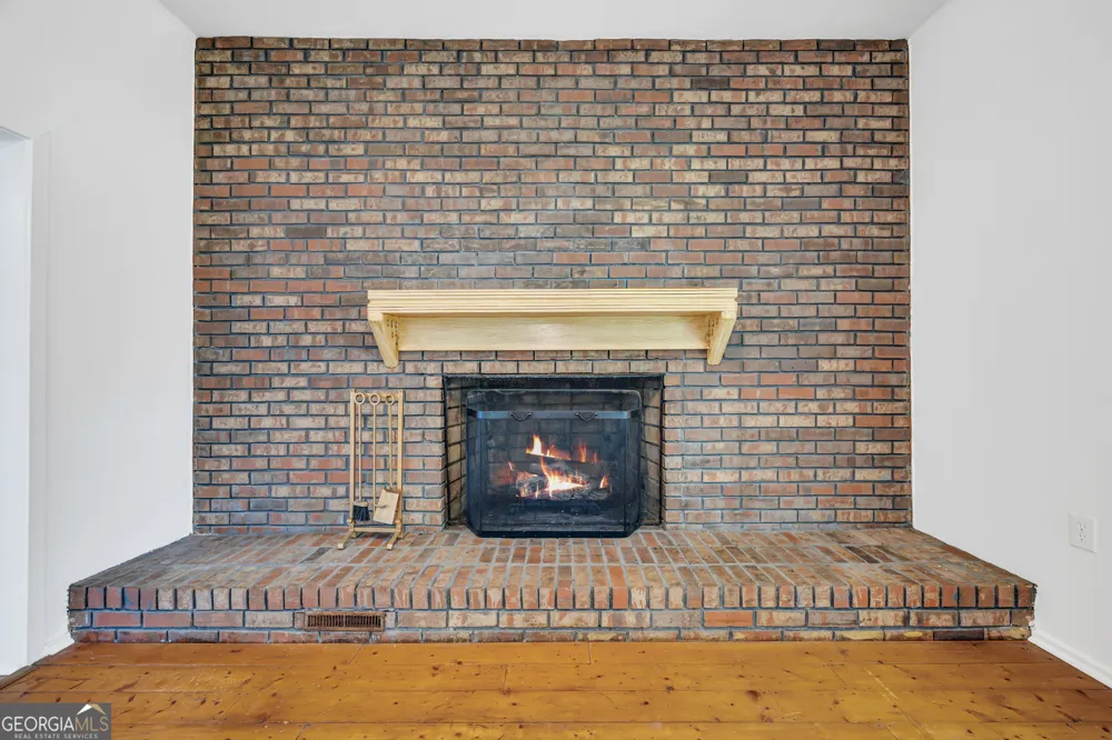 303 Oak Way DR Eastanollee, GA 30538