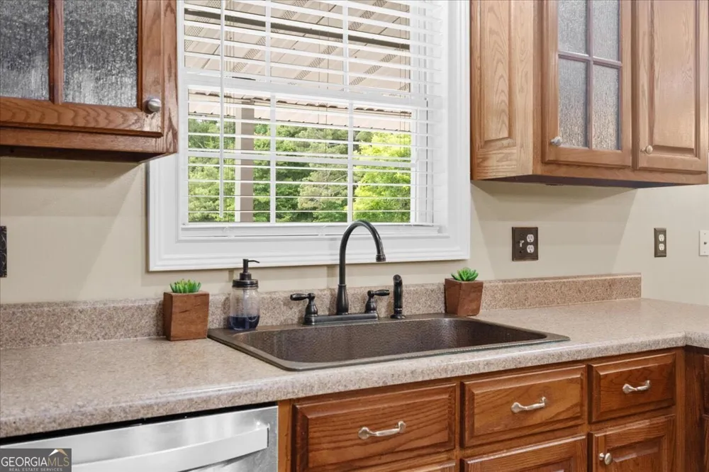 302 Tate Bend RD NW Calhoun, GA 30701