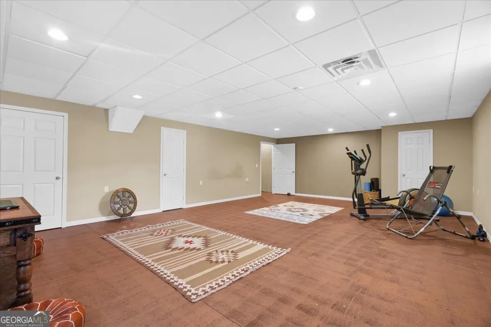 302 Tate Bend RD NW Calhoun, GA 30701