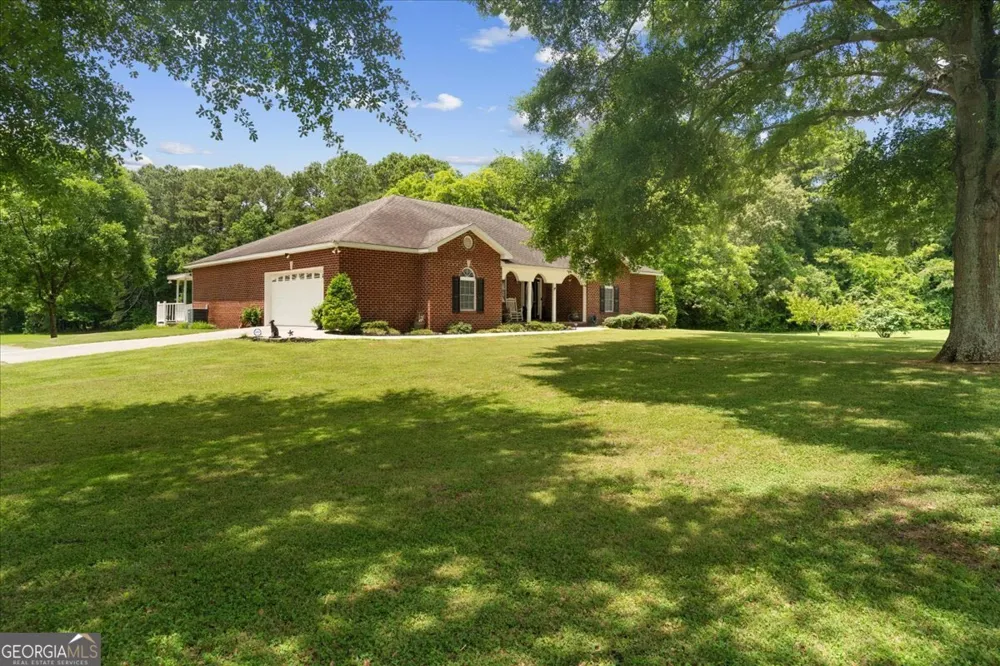 302 Tate Bend RD NW Calhoun, GA 30701