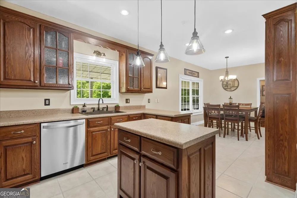 302 Tate Bend RD NW Calhoun, GA 30701
