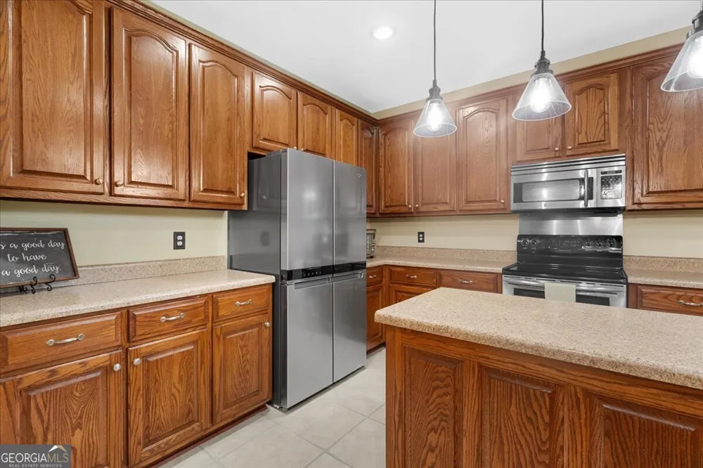 302 Tate Bend RD NW Calhoun, GA 30701