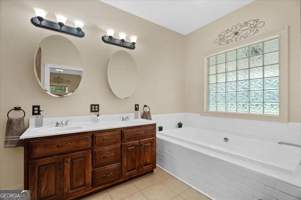 302 Tate Bend RD NW Calhoun, GA 30701