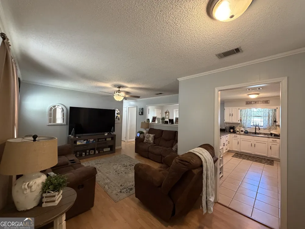 53 Carey DR Hazlehurst, GA 31539