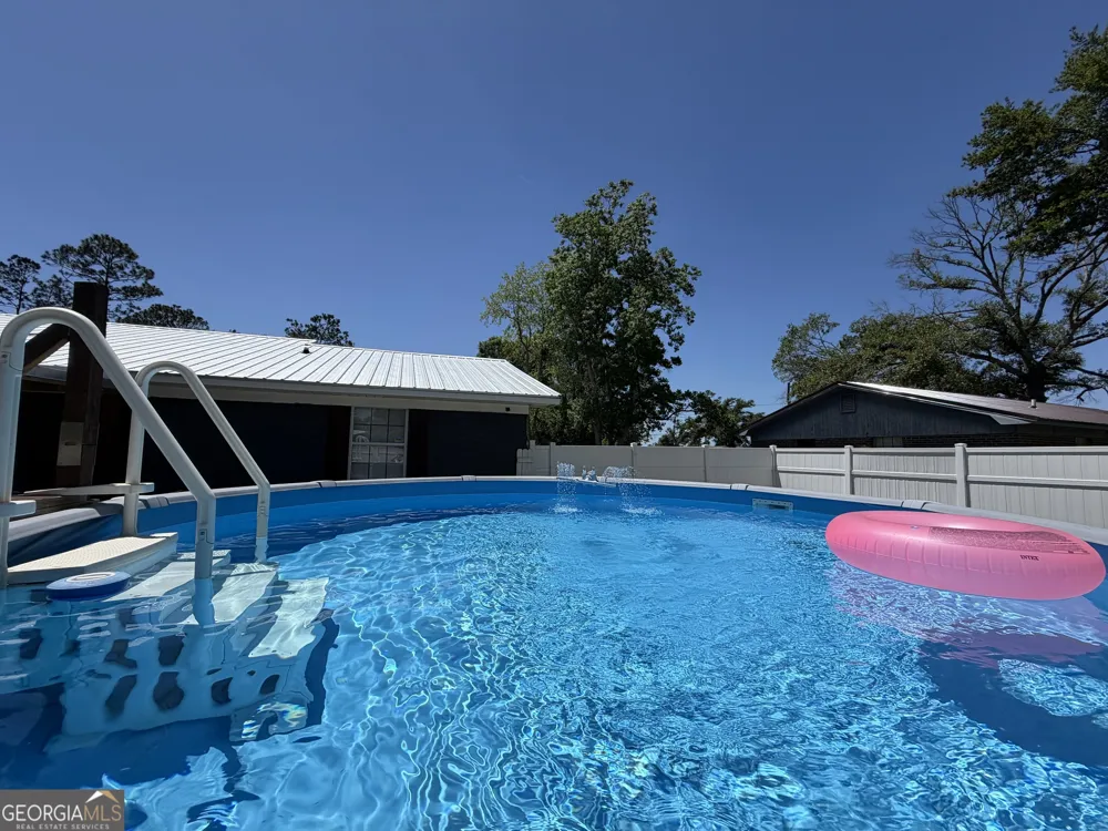 53 Carey DR Hazlehurst, GA 31539