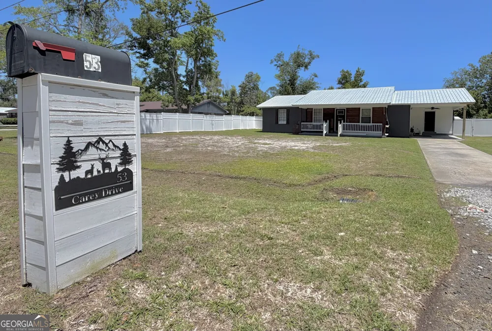 53 Carey DR Hazlehurst, GA 31539