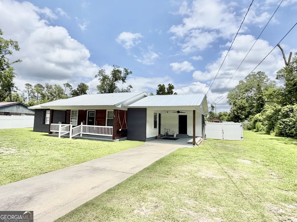 53 Carey DR Hazlehurst, GA 31539