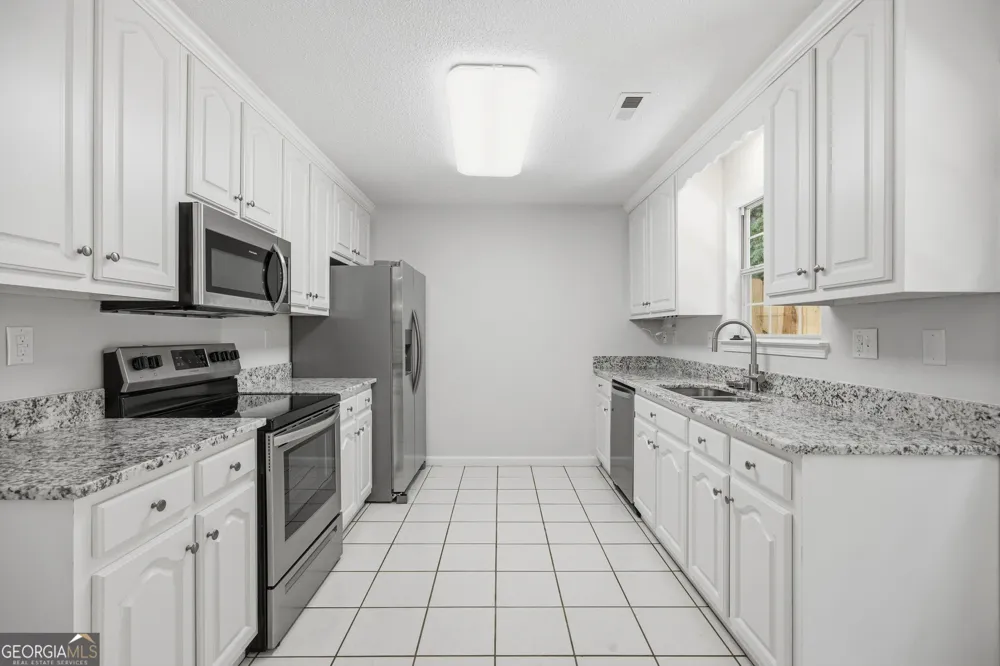 401 Live Oak LN Dalton, GA 30721