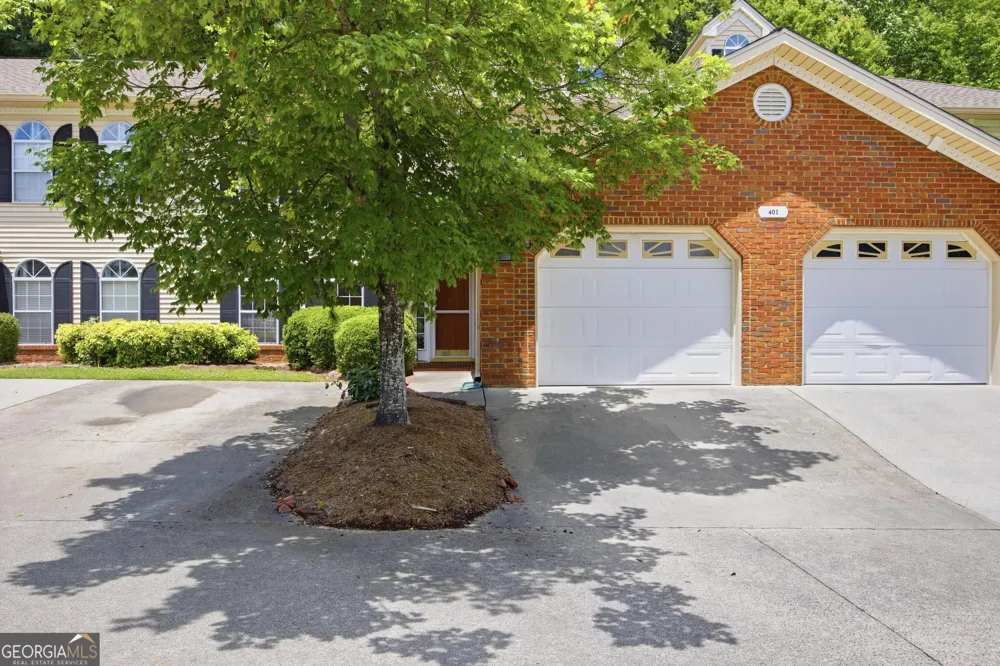 401 Live Oak LN Dalton, GA 30721