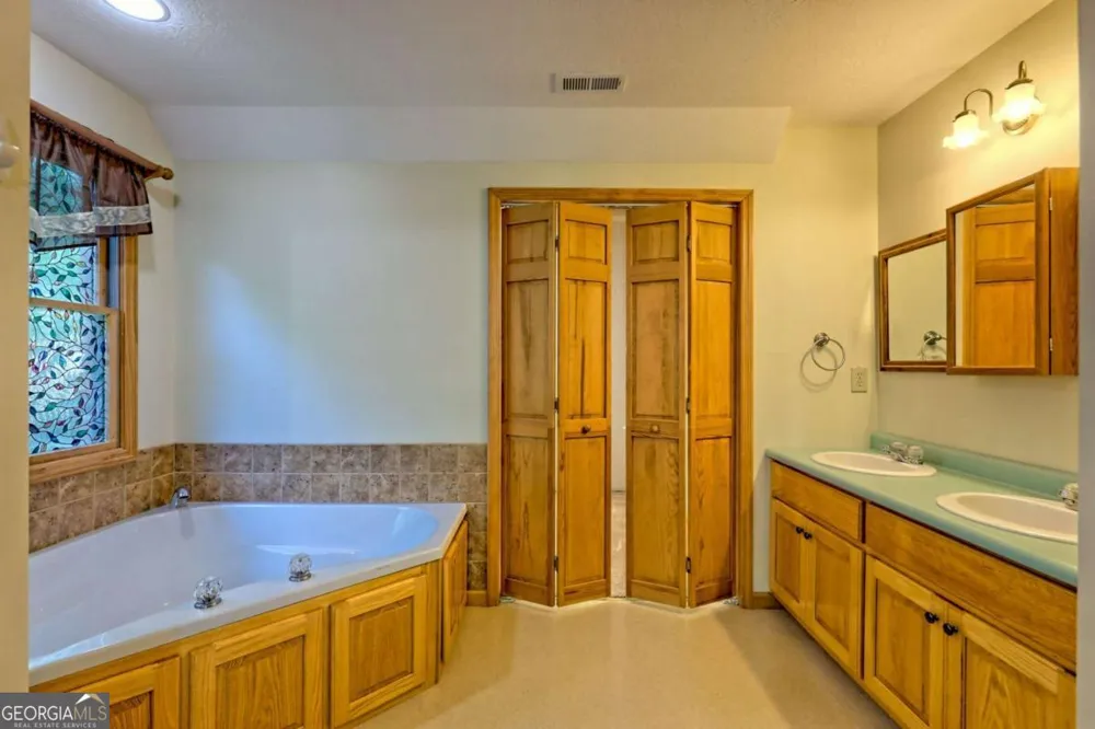 2204 Cedar Cliff RD Hiawassee, GA 30546