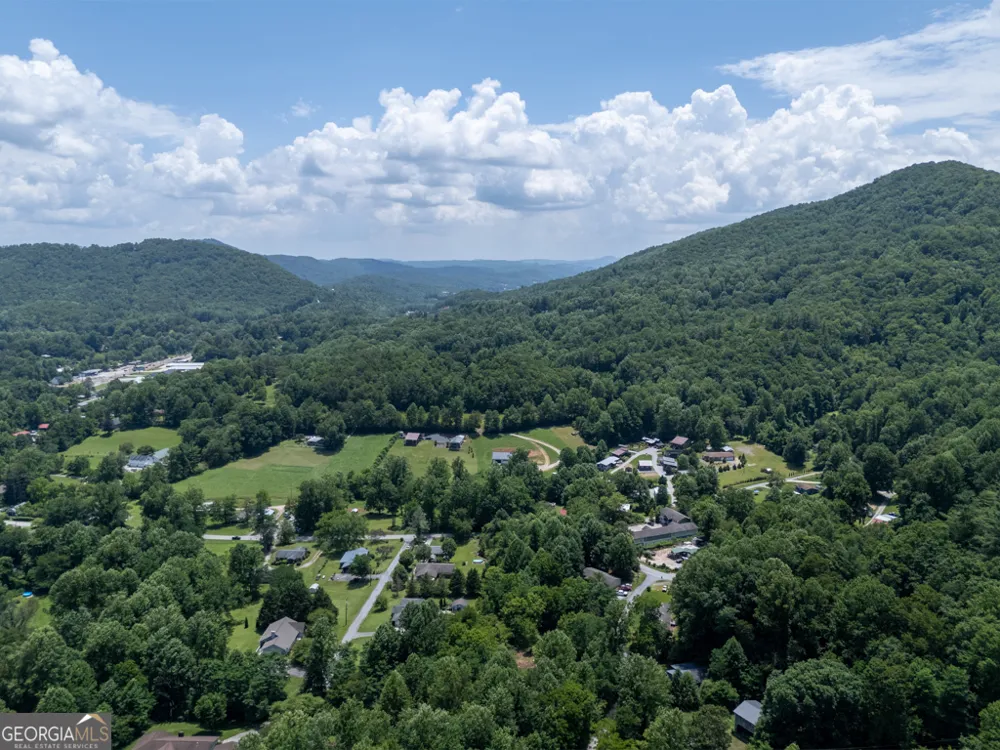 61 Rogers Cove LN Clayton, GA 30525