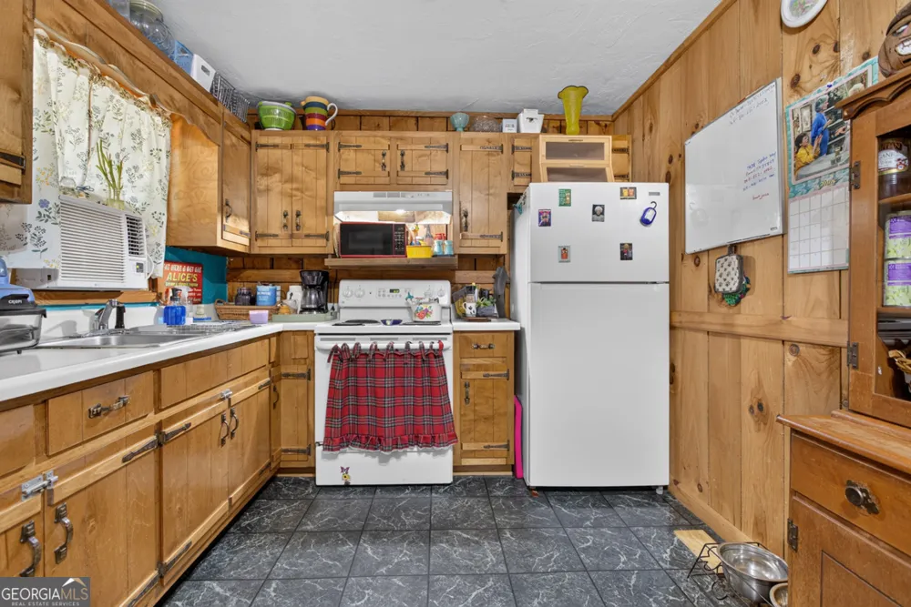 61 Rogers Cove LN Clayton, GA 30525