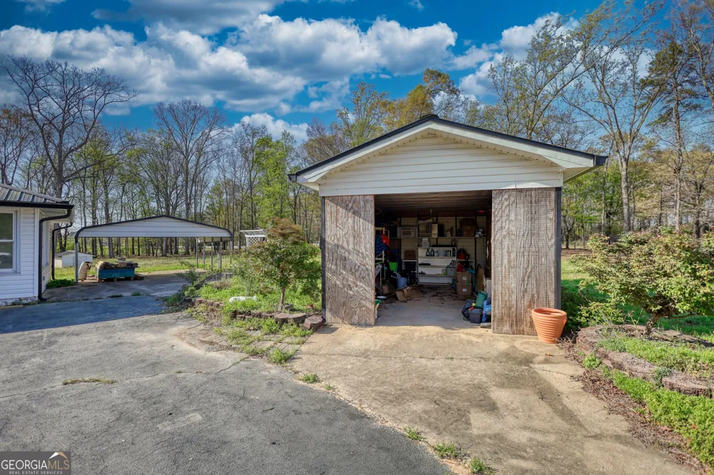 10 Wolfskin RD Arnoldsville, GA 30619