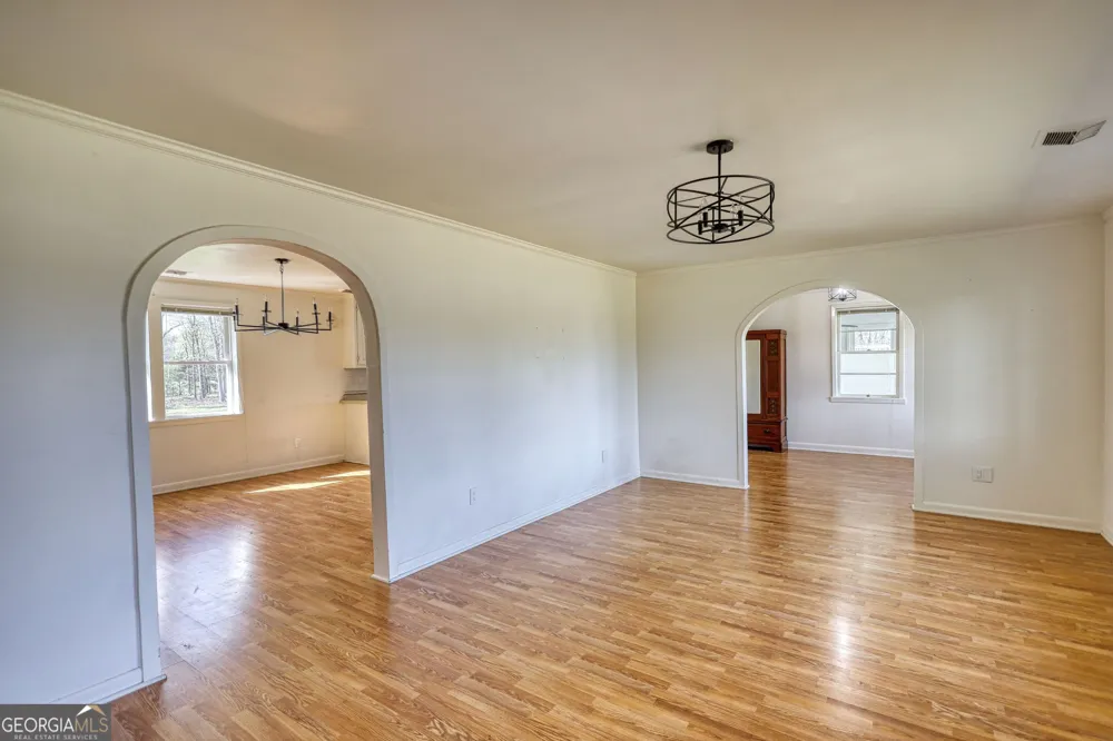 10 Wolfskin RD Arnoldsville, GA 30619