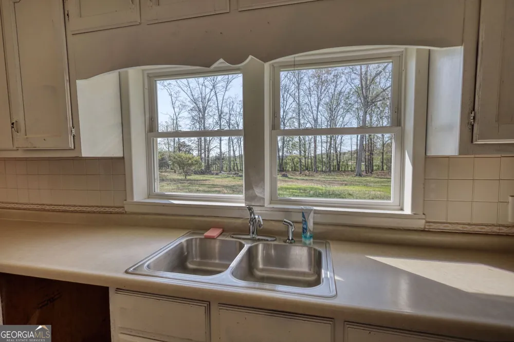 10 Wolfskin RD Arnoldsville, GA 30619