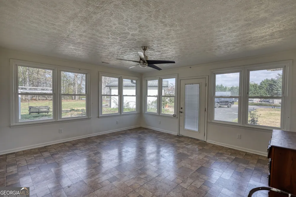 10 Wolfskin RD Arnoldsville, GA 30619