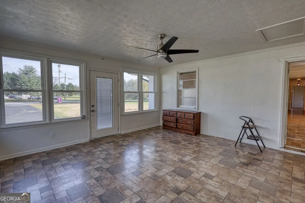 10 Wolfskin RD Arnoldsville, GA 30619