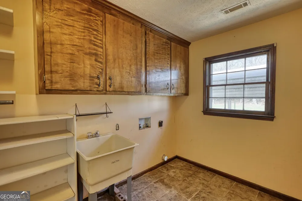 10 Wolfskin RD Arnoldsville, GA 30619