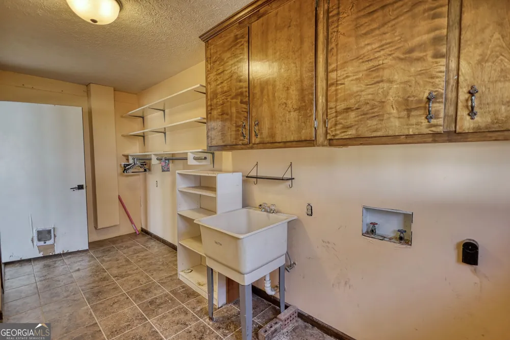 10 Wolfskin RD Arnoldsville, GA 30619