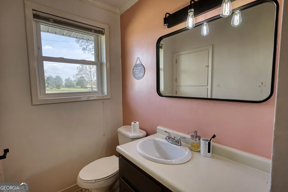 10 Wolfskin RD Arnoldsville, GA 30619