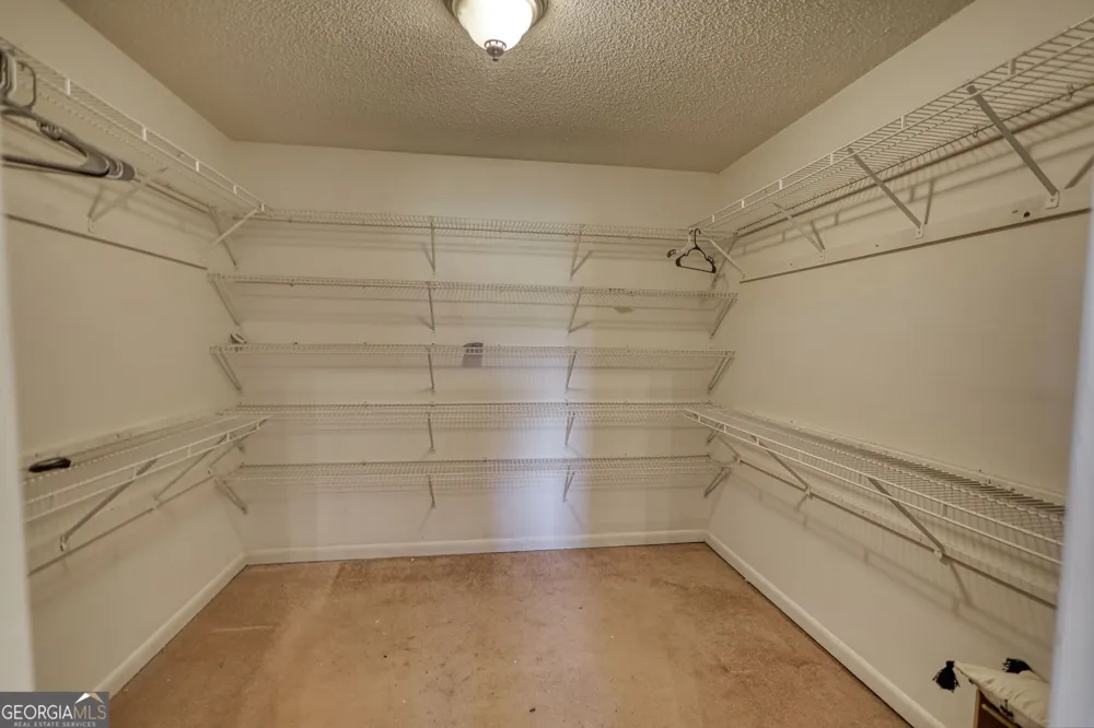 10 Wolfskin RD Arnoldsville, GA 30619