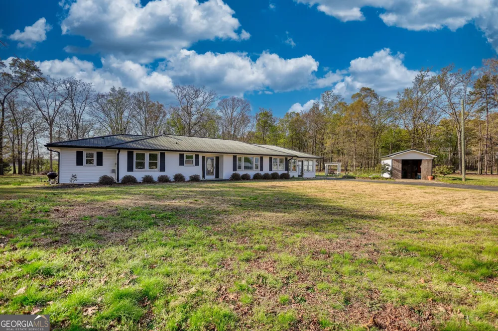 10 Wolfskin RD Arnoldsville, GA 30619