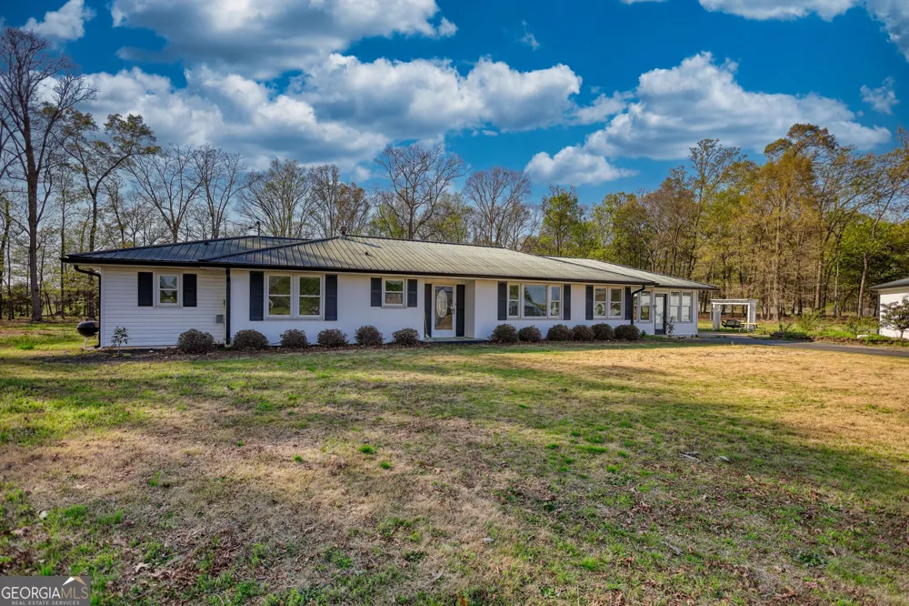 10 Wolfskin RD Arnoldsville, GA 30619