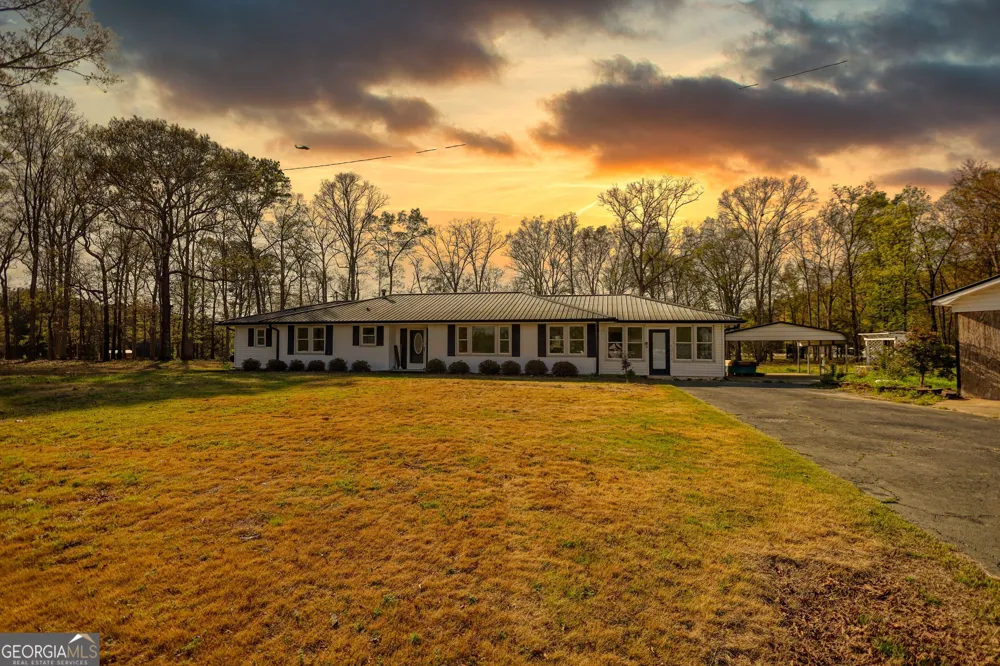 10 Wolfskin RD Arnoldsville, GA 30619