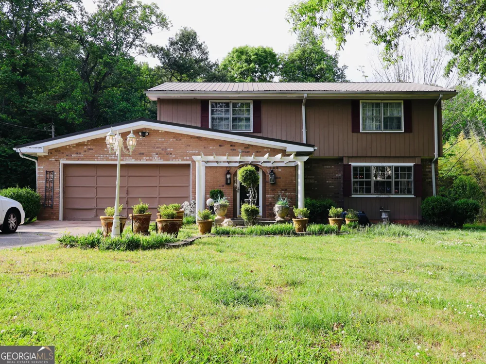 1900 Mountain Brook DR Dalton, GA 30720