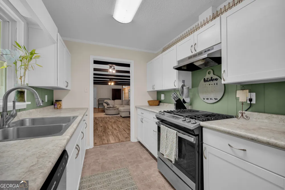 101 W Hendricks ST Bowman, GA 30624