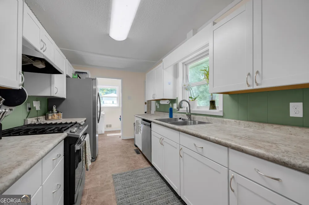 101 W Hendricks ST Bowman, GA 30624