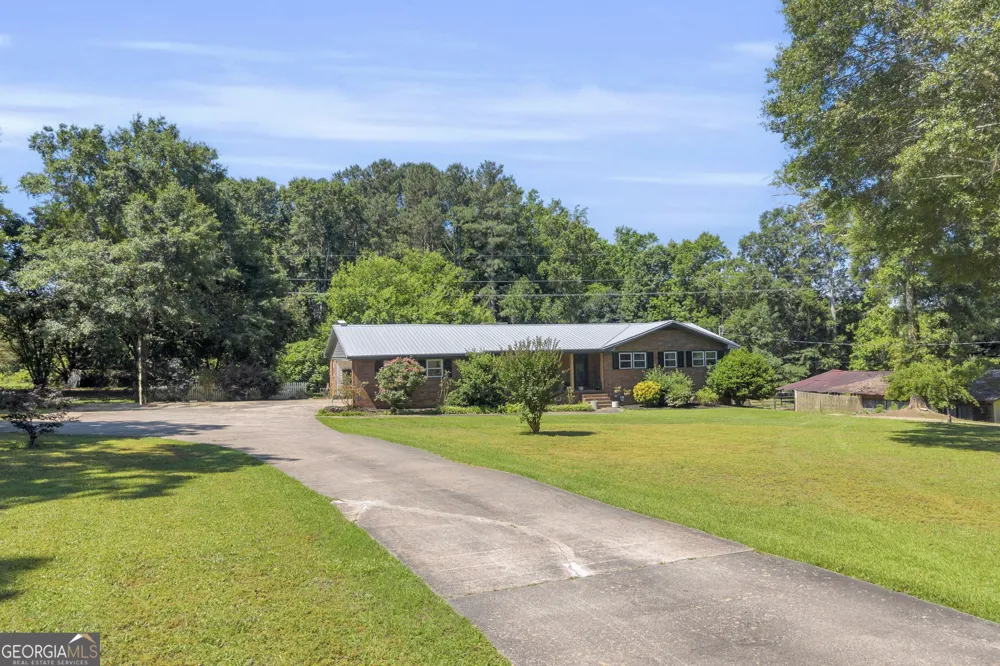 101 W Hendricks ST Bowman, GA 30624