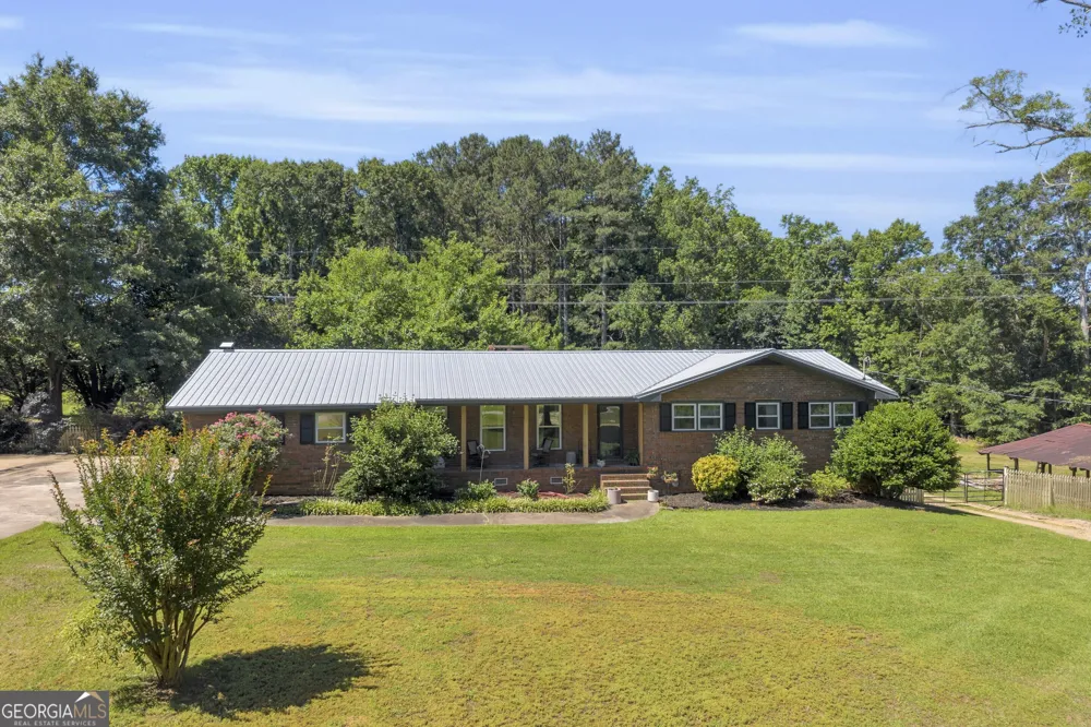 101 W Hendricks ST Bowman, GA 30624