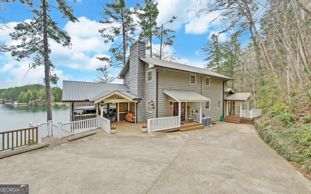 134 Ezzard LN Lakemont, GA 30552