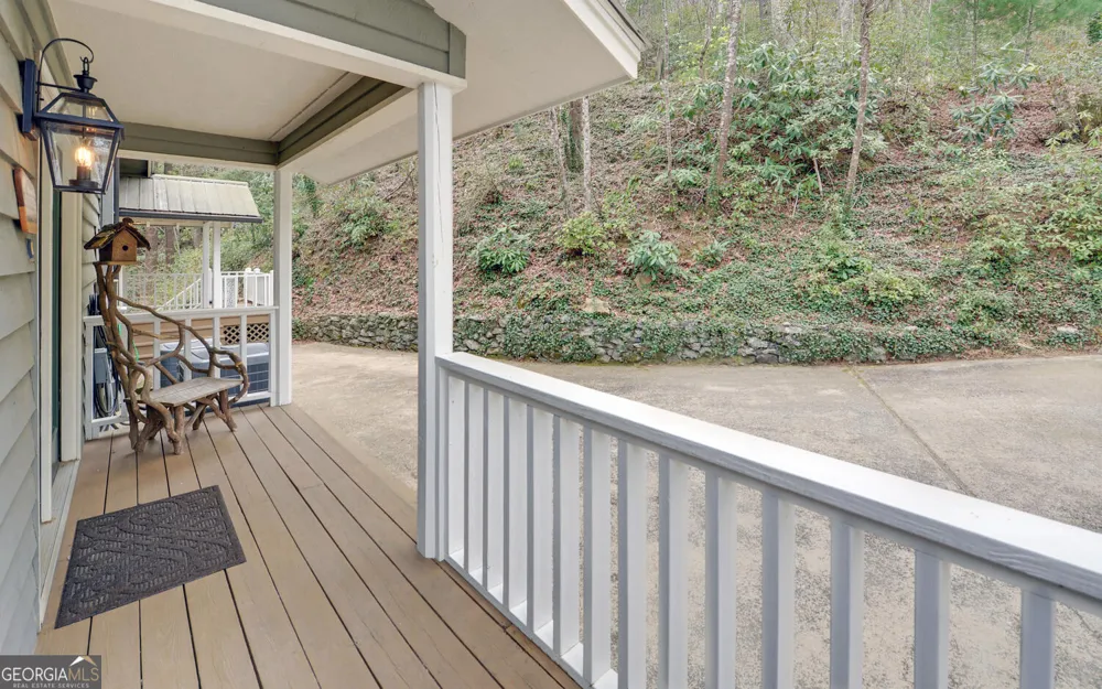 134 Ezzard LN Lakemont, GA 30552