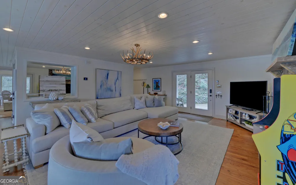 134 Ezzard LN Lakemont, GA 30552