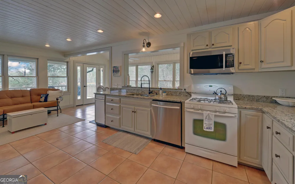 134 Ezzard LN Lakemont, GA 30552