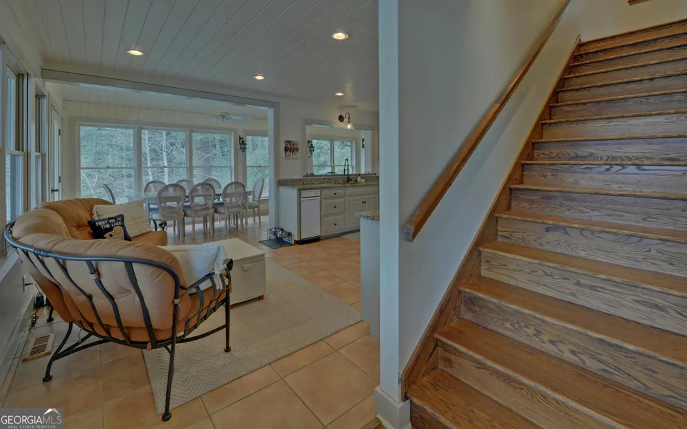 134 Ezzard LN Lakemont, GA 30552