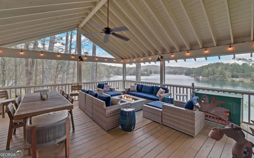 134 Ezzard LN Lakemont, GA 30552