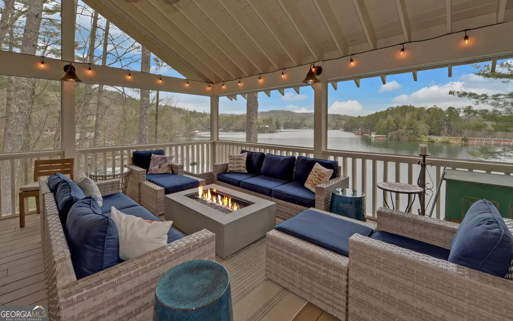 134 Ezzard LN Lakemont, GA 30552
