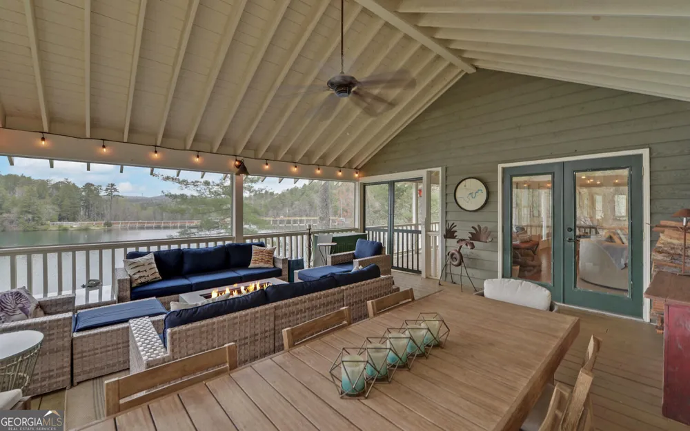 134 Ezzard LN Lakemont, GA 30552