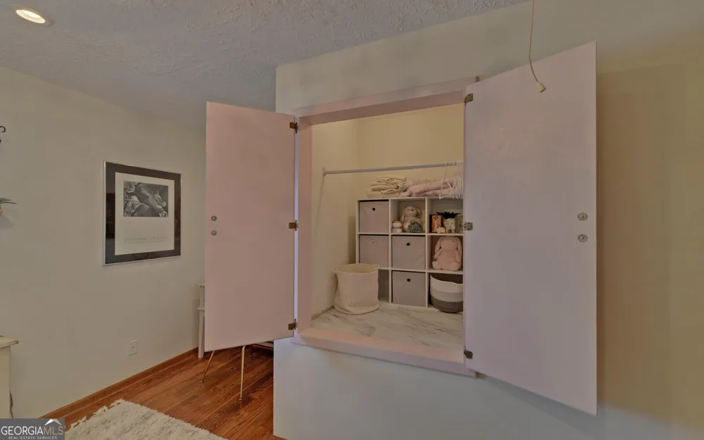 134 Ezzard LN Lakemont, GA 30552