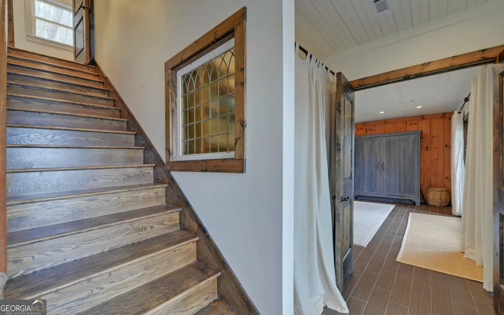 134 Ezzard LN Lakemont, GA 30552