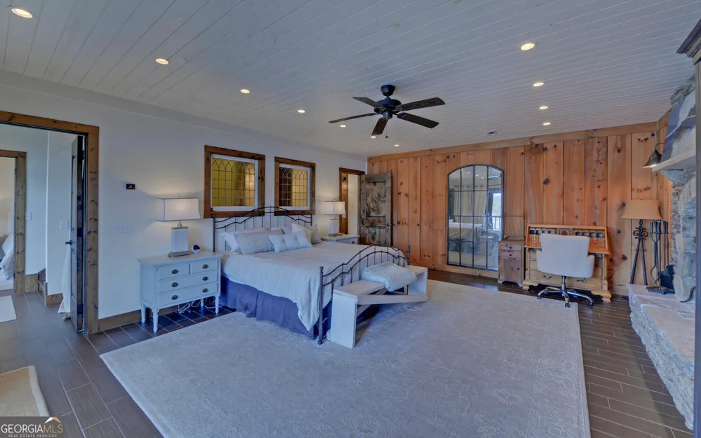 134 Ezzard LN Lakemont, GA 30552